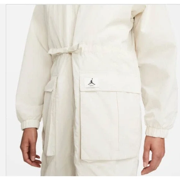 Jordan Women's Essential's Lightweight Overweight Jacket in Light Orewood Brown - Picture 5 of 11